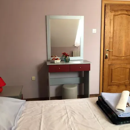 Aleksandra バイナ・バシュタ