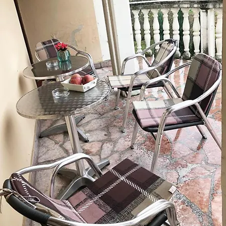 Aleksandra バイナ・バシュタ